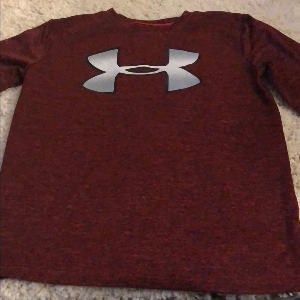 Under Armor long sleeves red shirt Medium size